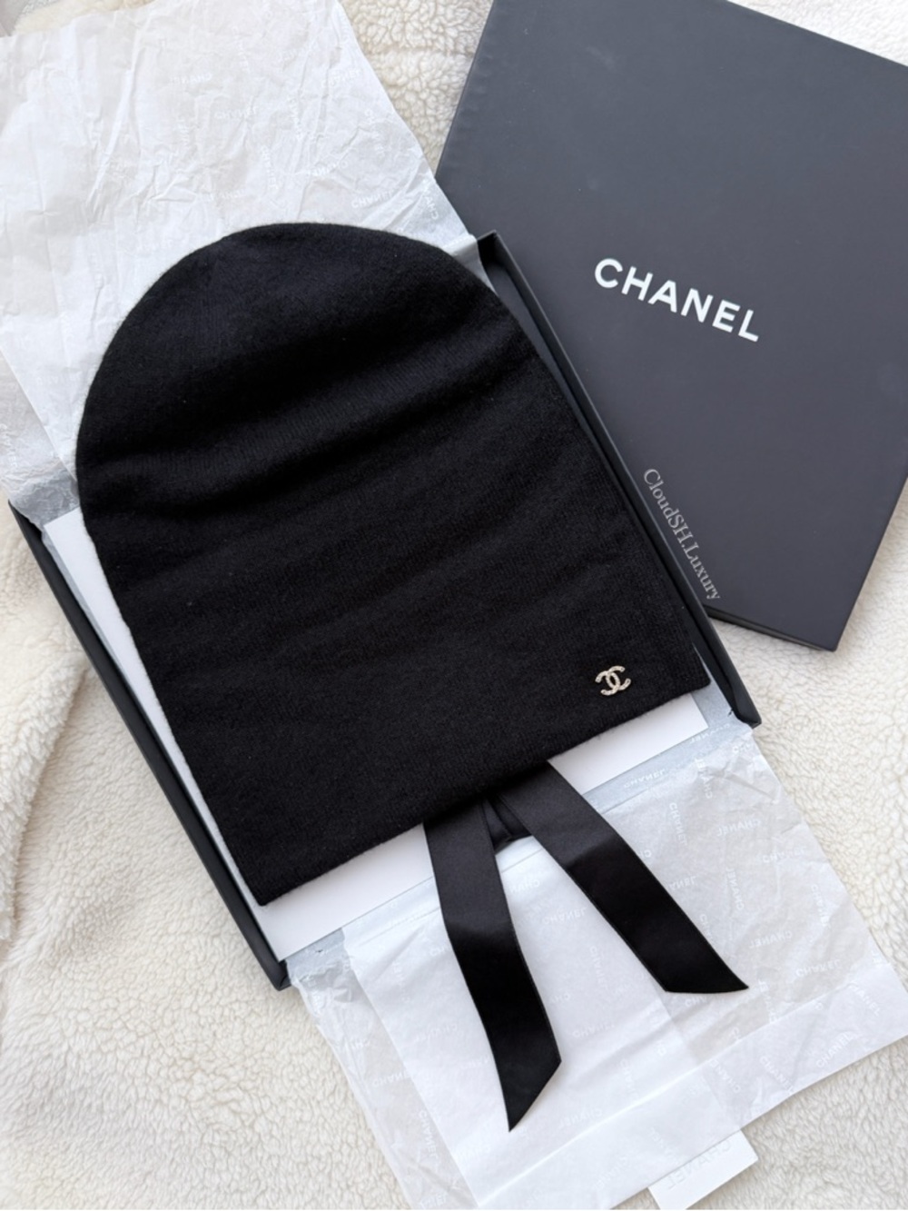 Auth Chanel 25A CC Logo Black Bow Knit Beanie - Kept Unused